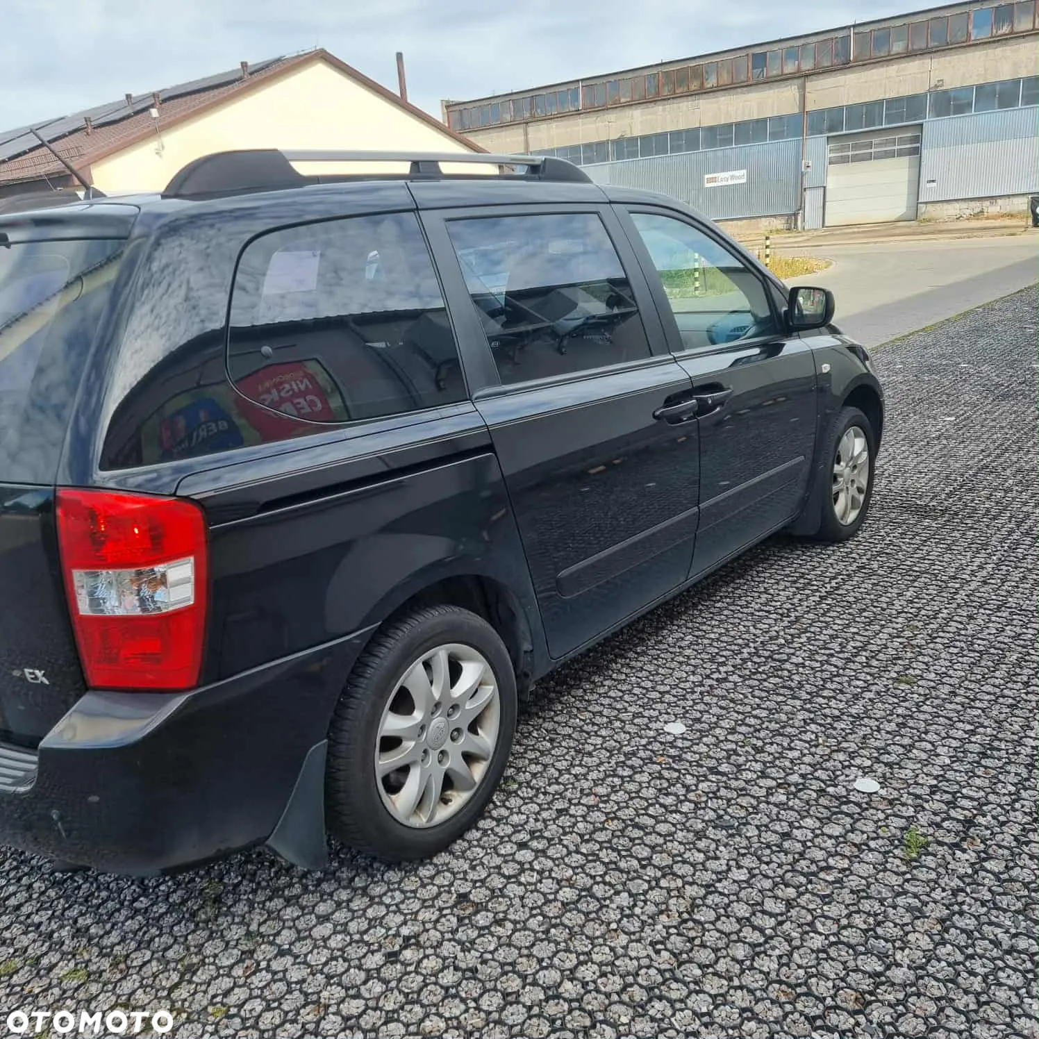 Kia Carnival 2.9 CRDi Tour - 3