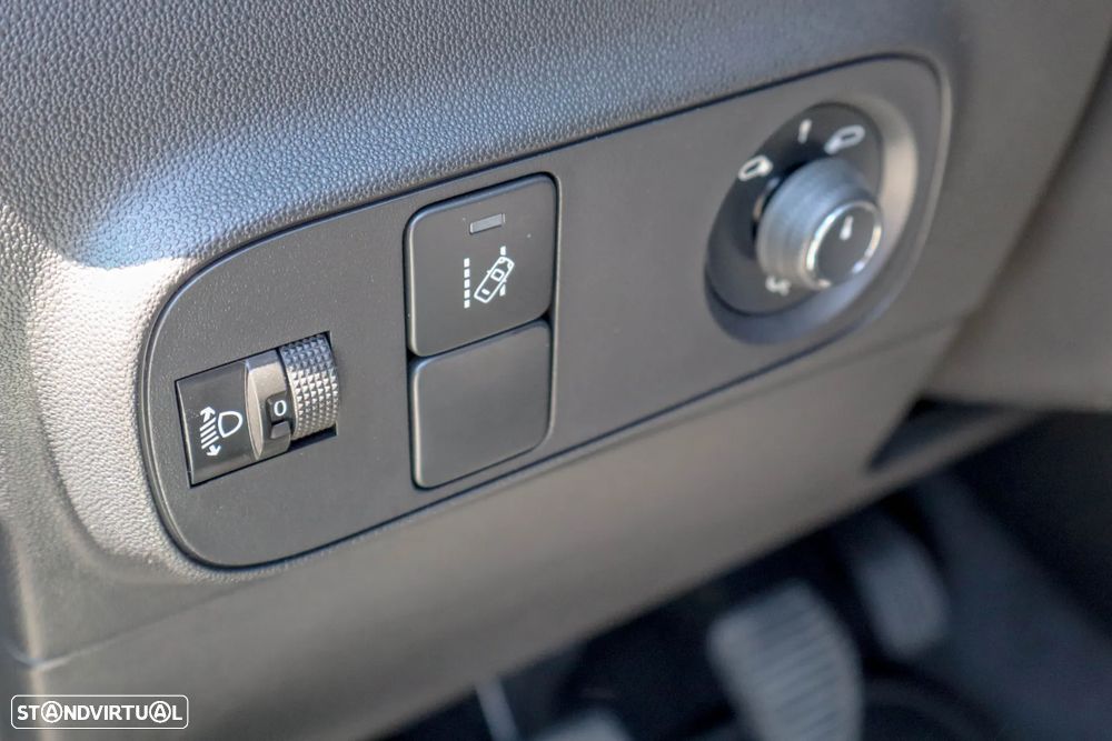 Citroën C3 1.2 PureTech Shine - 26