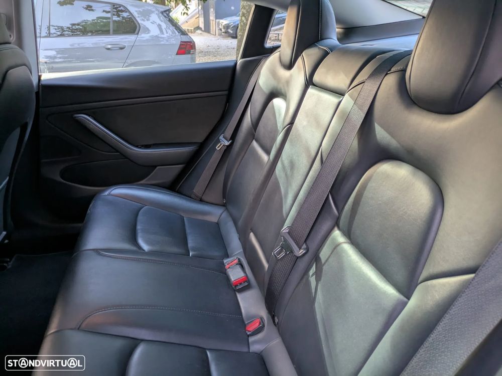 Tesla Model 3 - 5