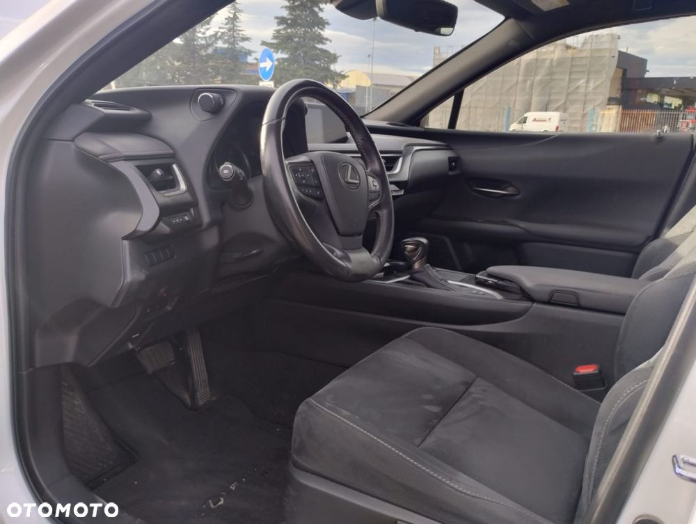 Lexus UX 250h Luxury Line - 16