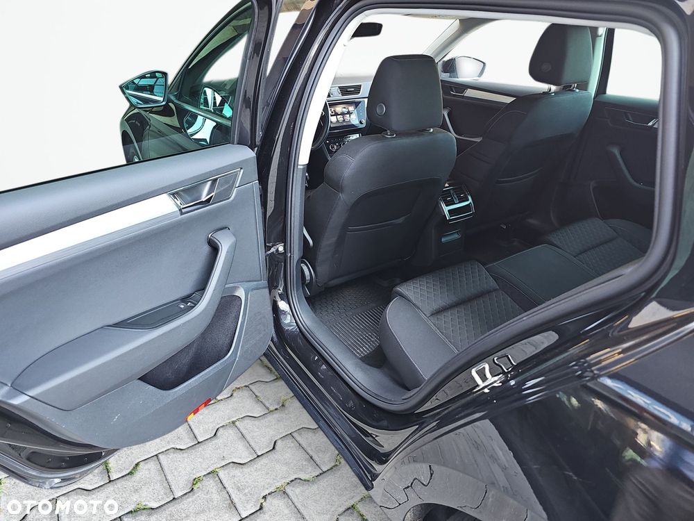 Skoda Superb 2.0 TSI Sportline DSG - 28