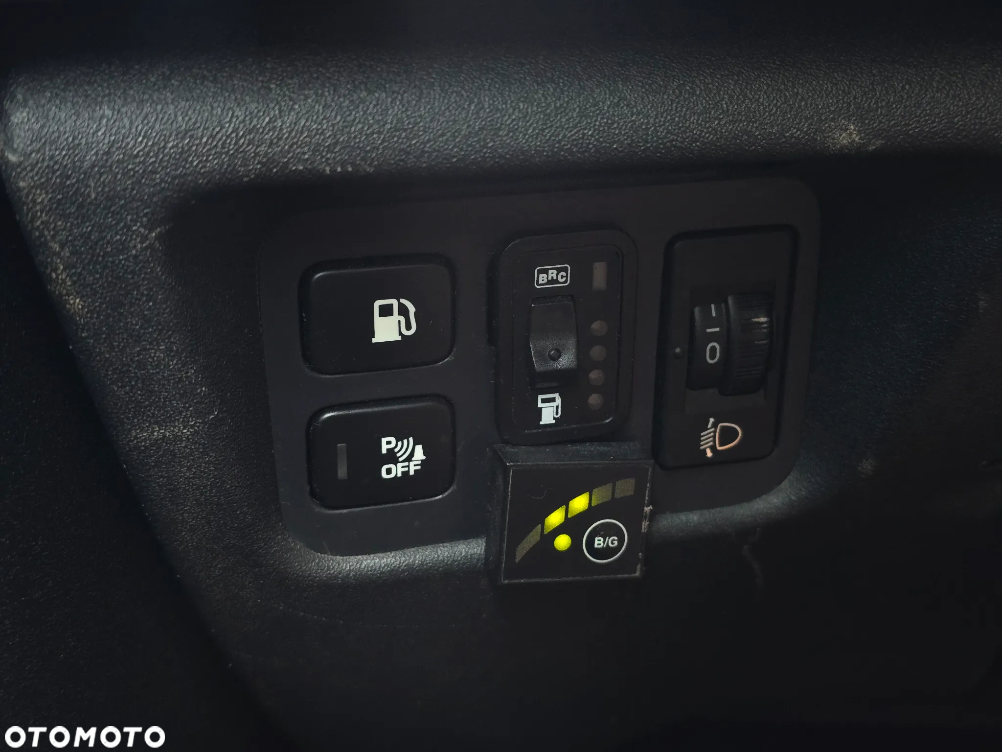 Citroën C4 Grand Picasso 1.8 16V Confort - 28