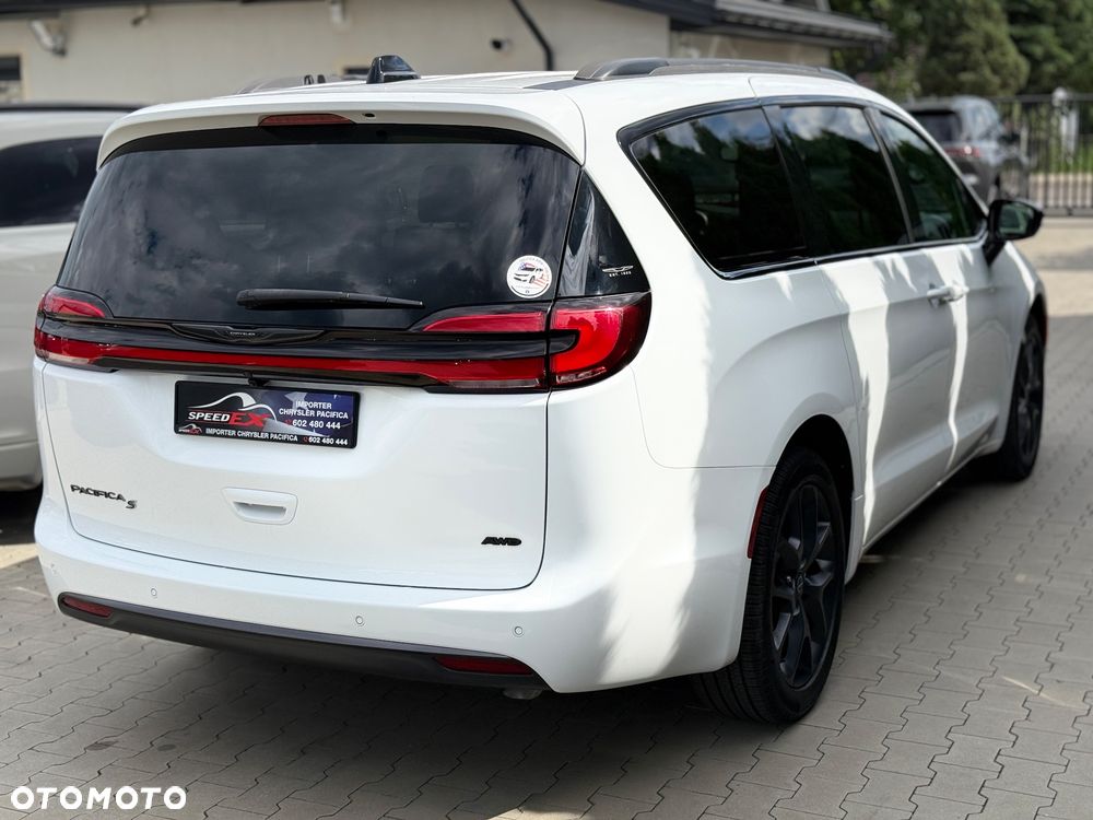 Chrysler Pacifica - 15