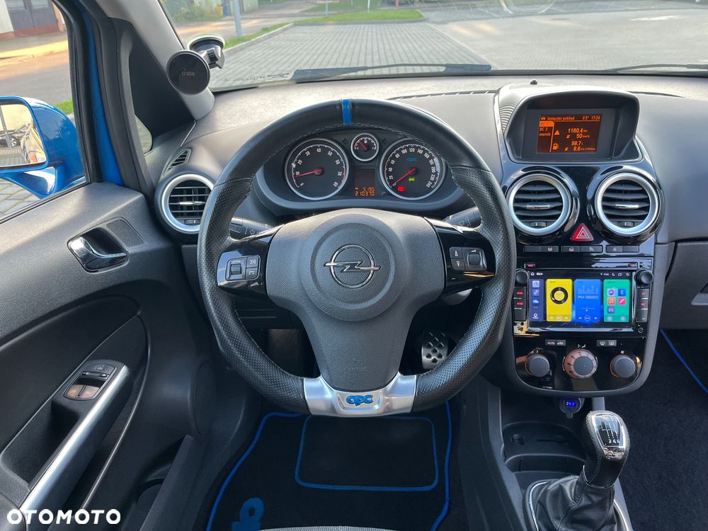 Opel Corsa 1.6T OPC - 10