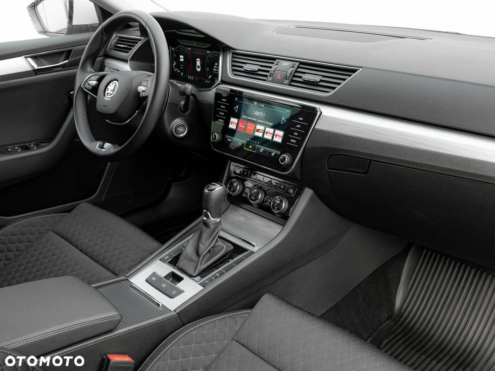 Skoda Superb 2.0 TDI SCR Ambition DSG - 33
