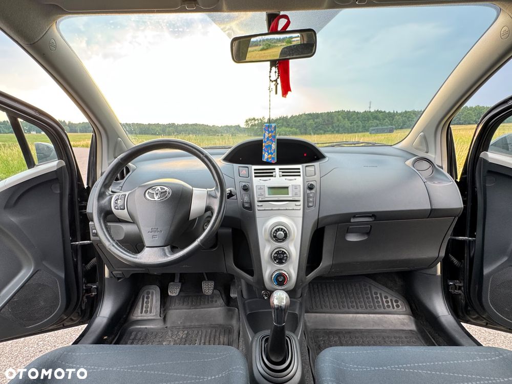 Toyota Yaris - 15