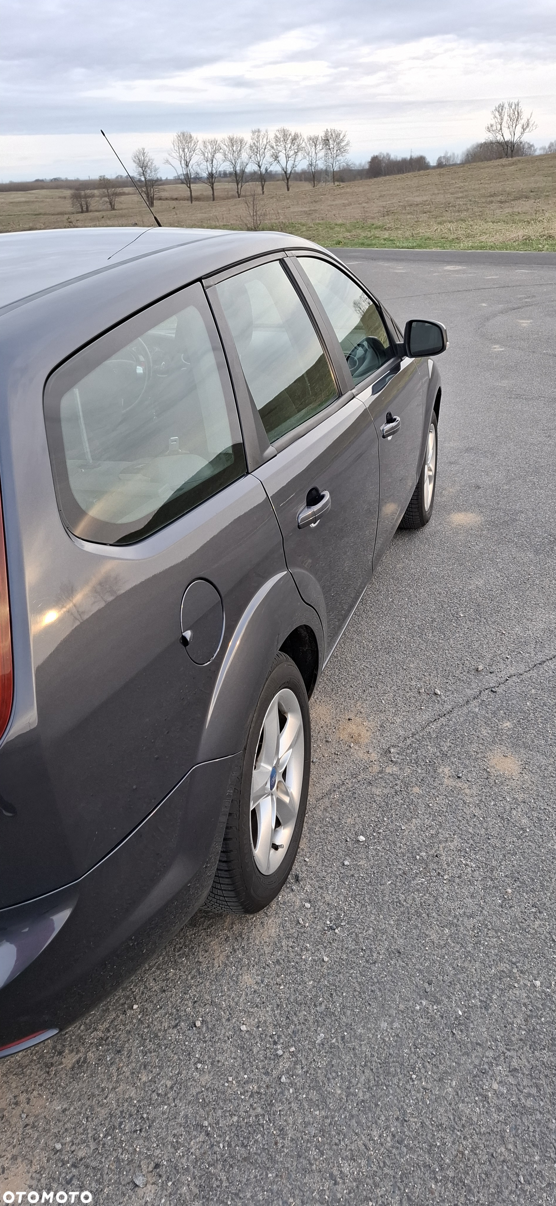 Ford Focus 1.6 Ghia - 10