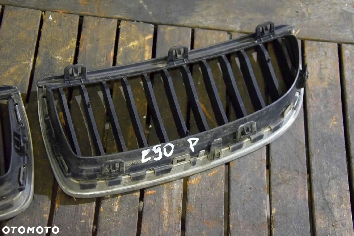BMW E90 E91 Nerka prawa / lewa Atrapa chłodnicy grill - 7