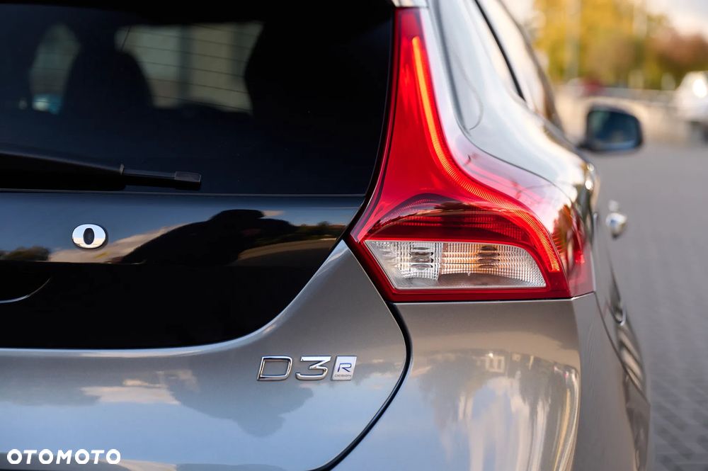 Volvo V40 D3 Geartronic RDesign - 22