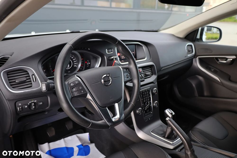 Volvo V40 T2 Drive-E Momentum - 14