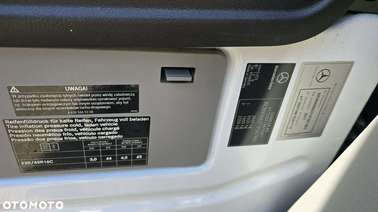 Mercedes-Benz Sprinter - 14