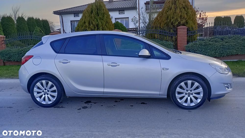 Opel Astra 1.4 Turbo Cosmo - 3