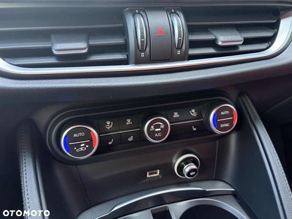Alfa Romeo Stelvio 2.0 Turbo Veloce Q4 - 19