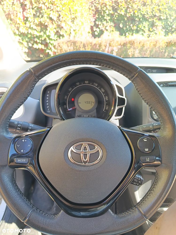 Toyota Aygo x-play - 11