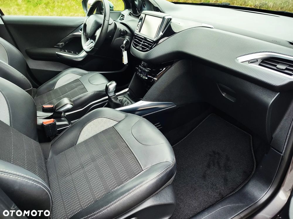 Peugeot 2008 1.6 VTi Allure - 28