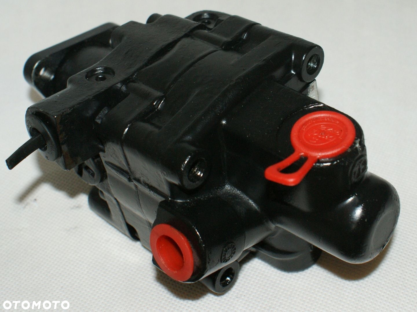 POMPA WSPOMAGANIA BMW 735i / 735iL 750i 1 132 277 - 4