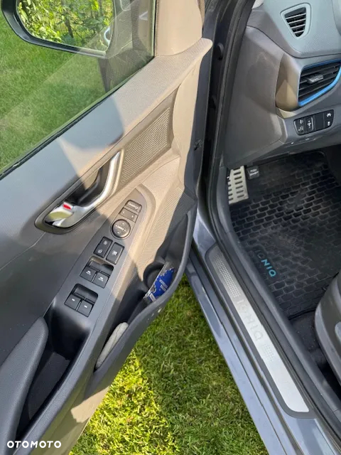 Hyundai IONIQ hybrid Premium - 7