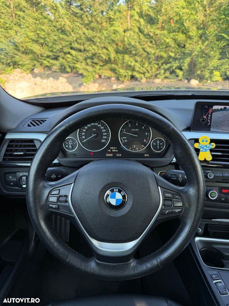 BMW Seria 3 320d Aut. Sport Line - 7