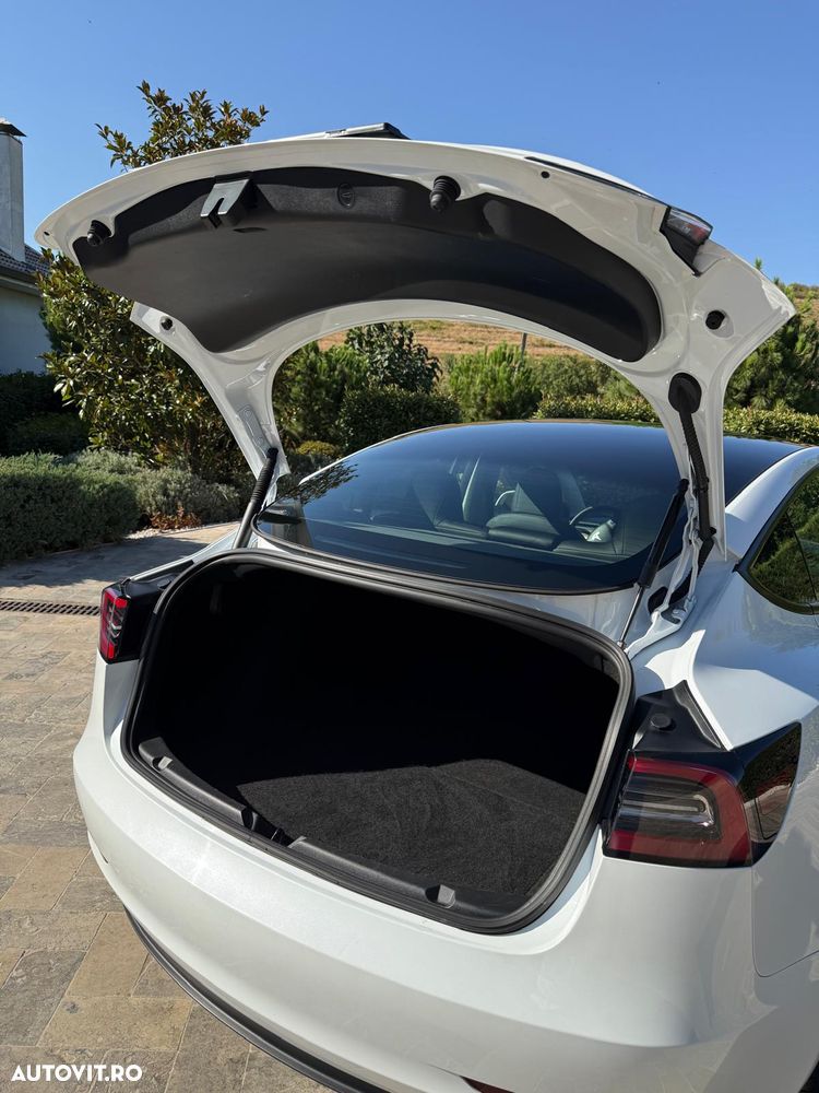 Tesla Model 3 - 12