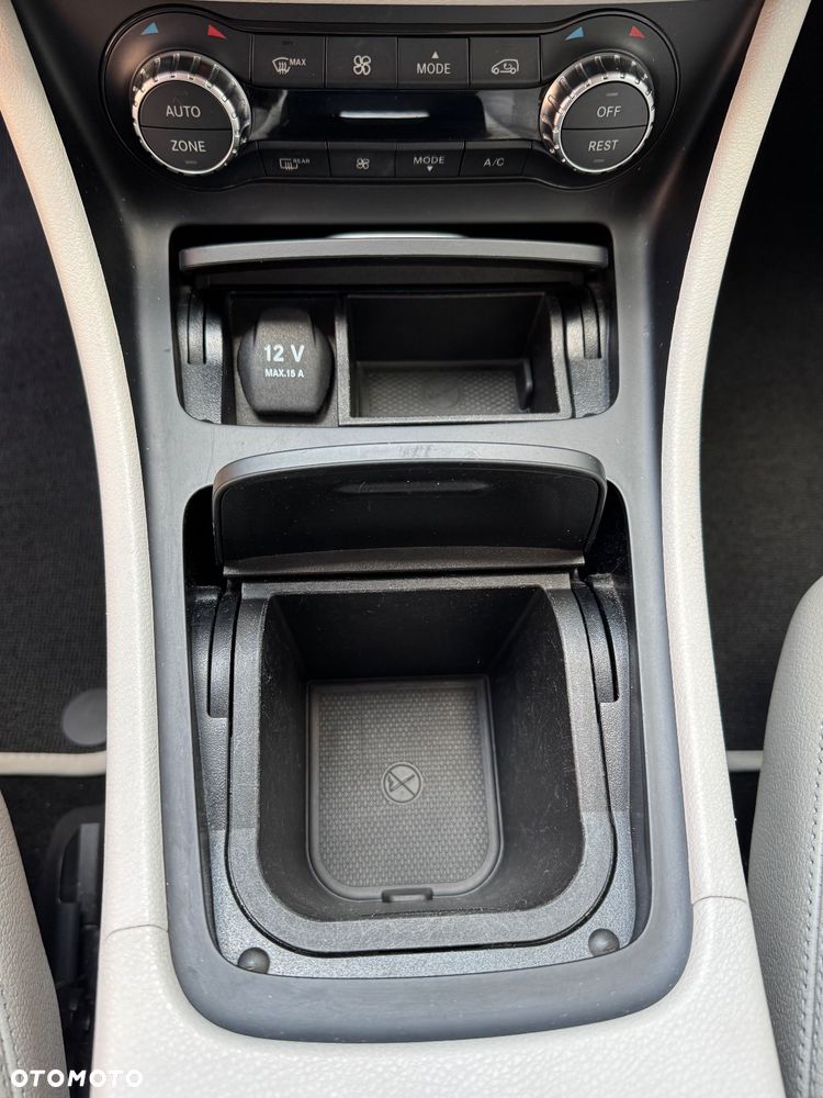 Mercedes-Benz GLA 250 4-Matic - 24