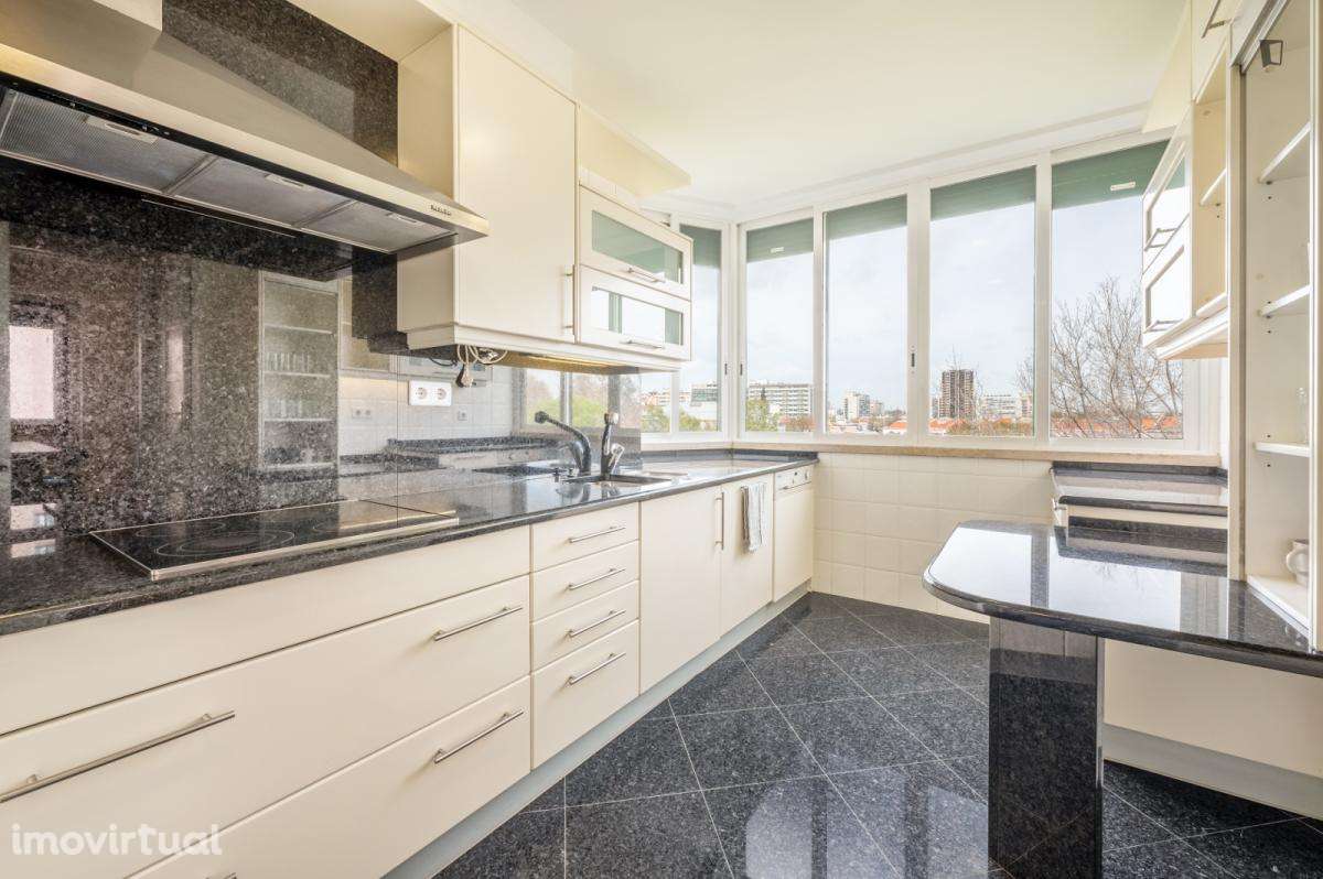 Quarto - localizado em Roma-Areeiro Lisbon - Grande imagem: 5/18