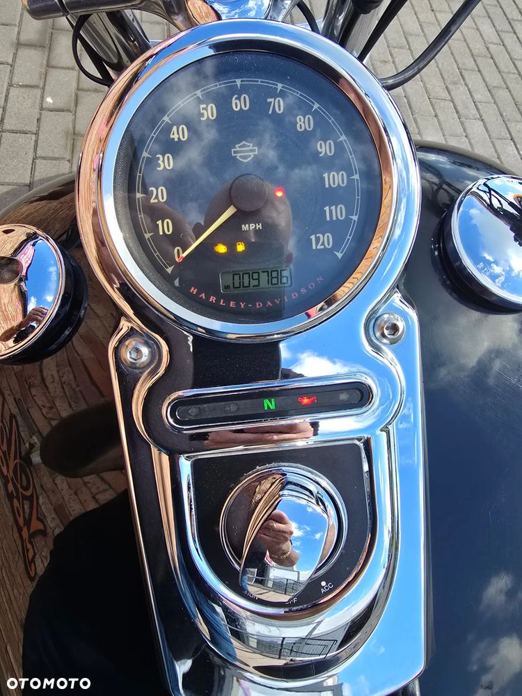 Harley-Davidson Dyna Super Glide - 19