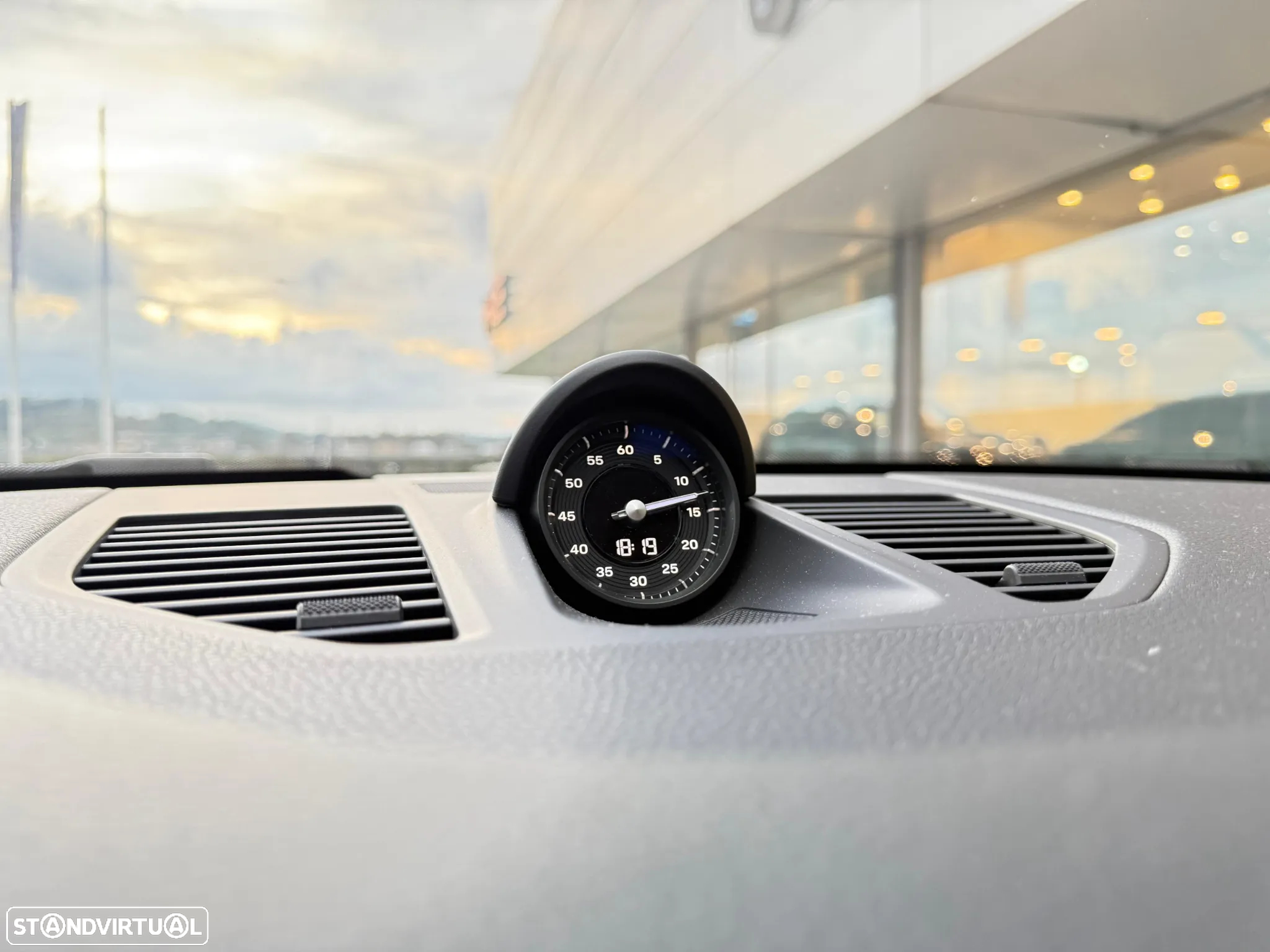 Porsche 911 (992) Carrera - 30