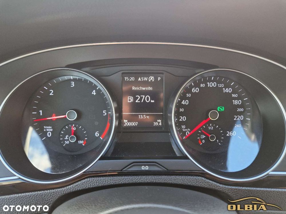 Volkswagen Passat - 29