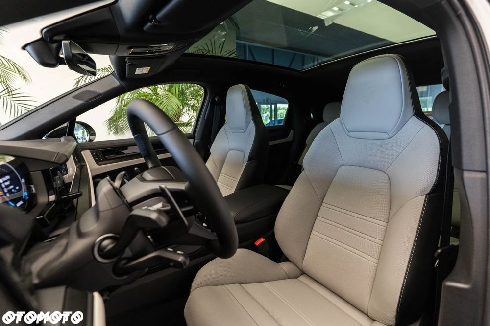 Porsche Cayenne Black Edition - 11