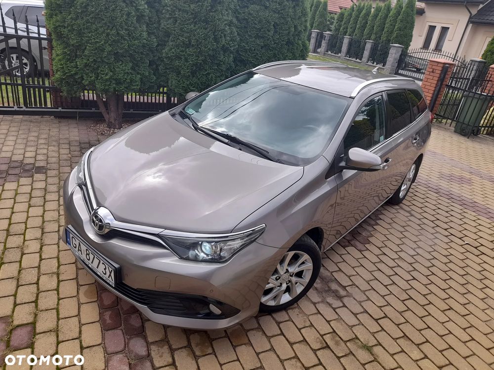 Toyota Auris 1.6 Premium Comfort - 3