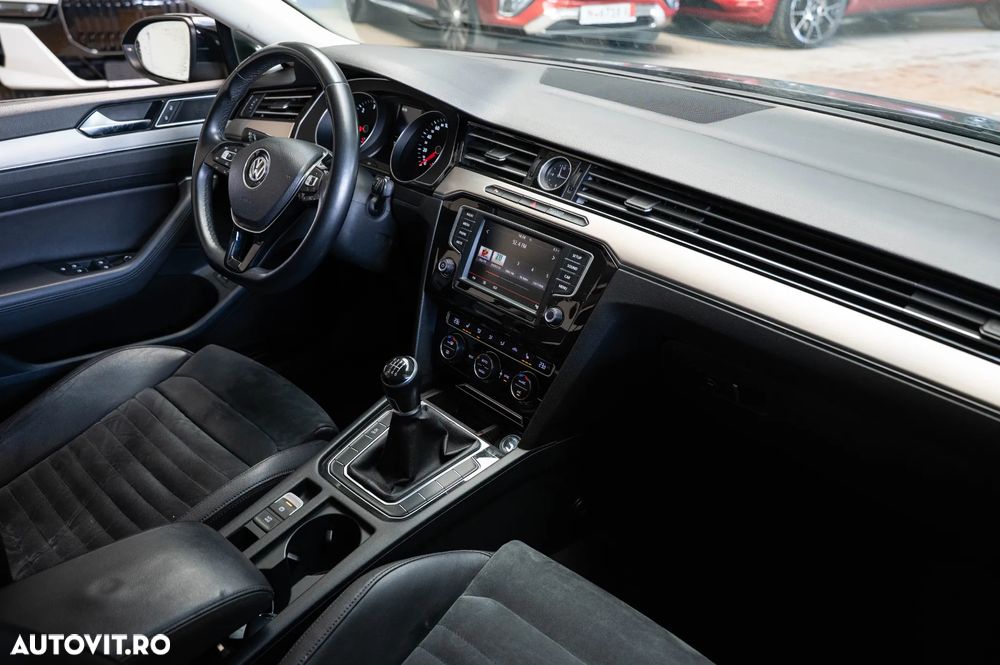 Volkswagen Passat 2.0 TDI SCR Comfortline - 8