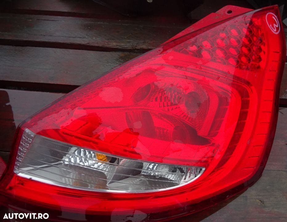 Stop dreapta Ford Fiesta din 2011 volan pe stanga - 1