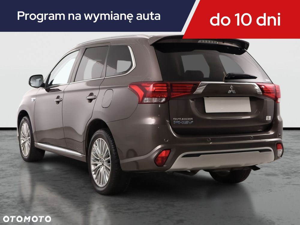 Mitsubishi Outlander - 6
