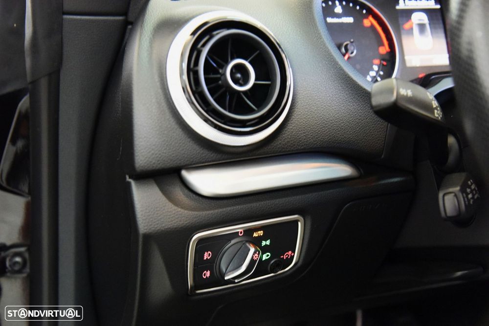 Audi A3 Cabrio 1.6 TDi S-line - 18
