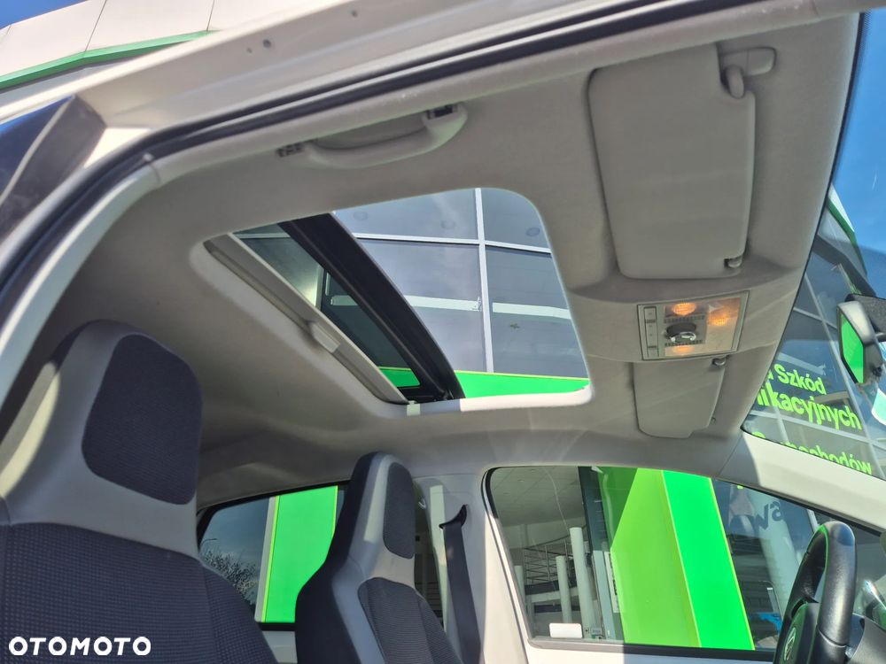 Volkswagen up! - 12