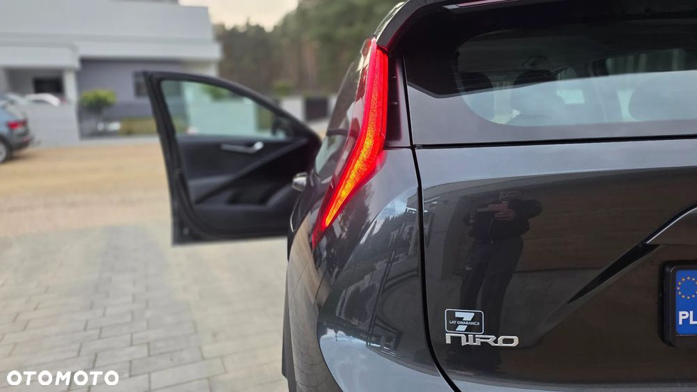 Kia Niro 1.6 GDI Hybrid M - 30