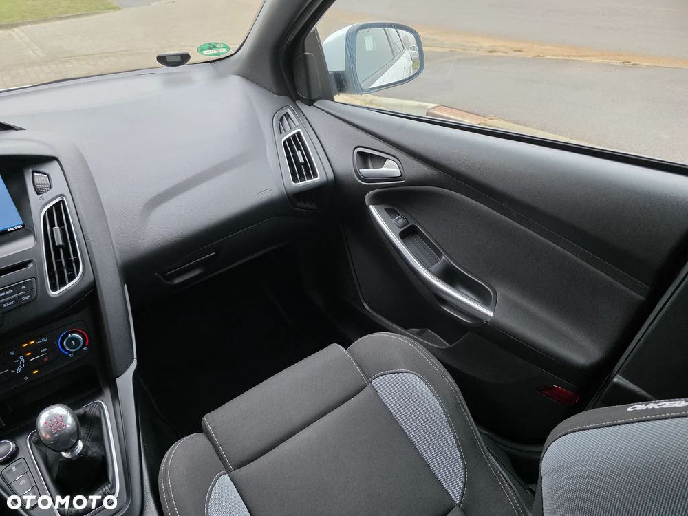 Ford Focus 2.0 TDCi ST - 32