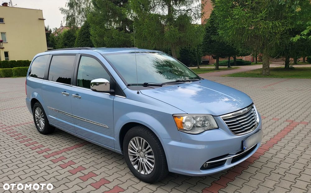 Chrysler Town & Country 3.6 Limited - 1