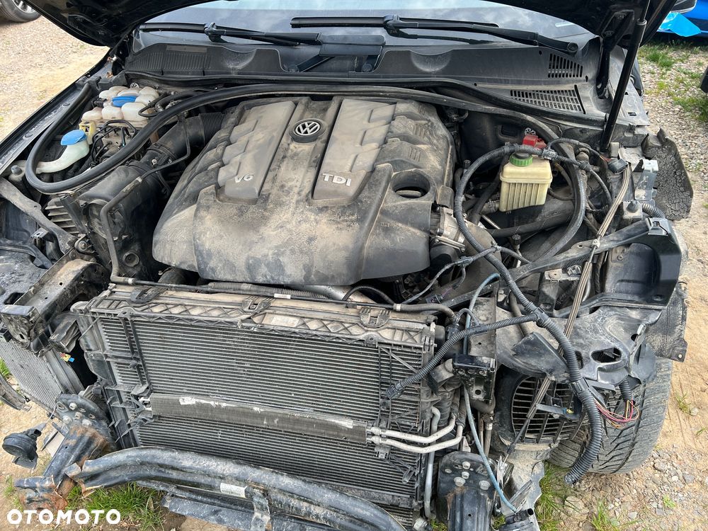 Volkswagen Touareg 3.0 V6 TDI BMT R-Style - 6
