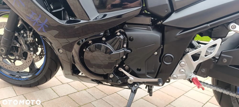 Suzuki GSX - 36