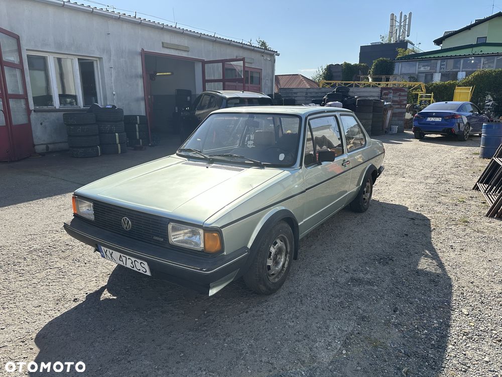 Volkswagen Jetta - 1