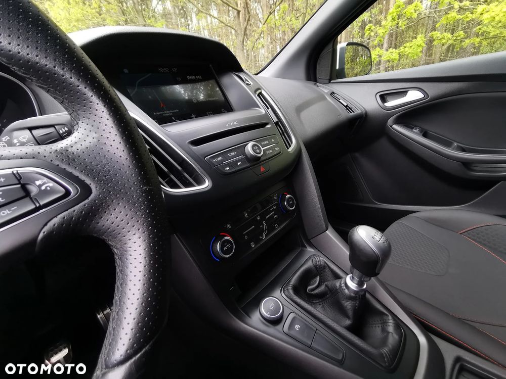 Ford Focus 1.5 EcoBoost STart-Stopp-System ST-LINE - 10