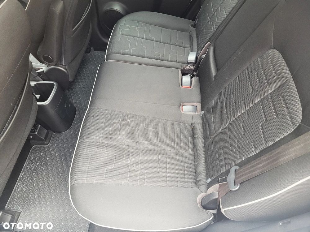 Kia Venga 1.4 CVVT Attract - 18