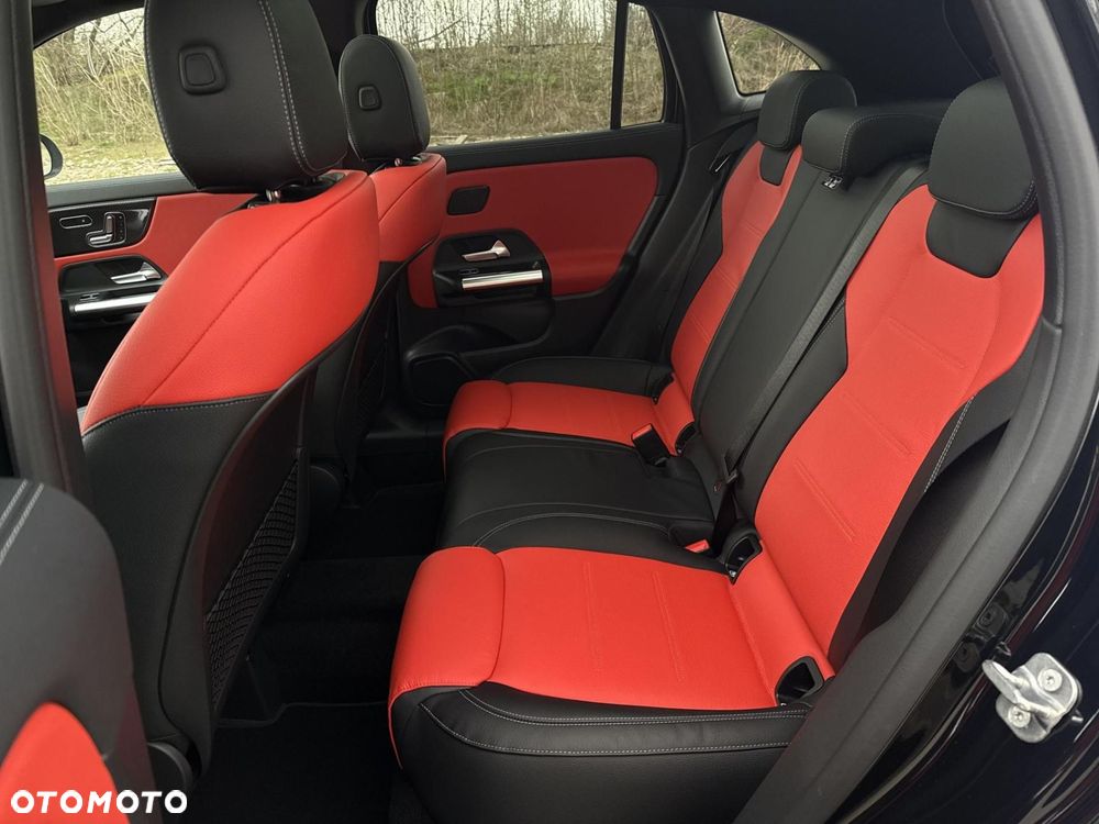 Mercedes-Benz GLA - 20