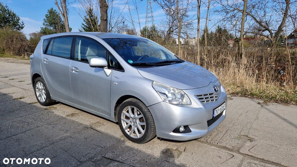Toyota Verso 2.0 D-4D Executive - 5