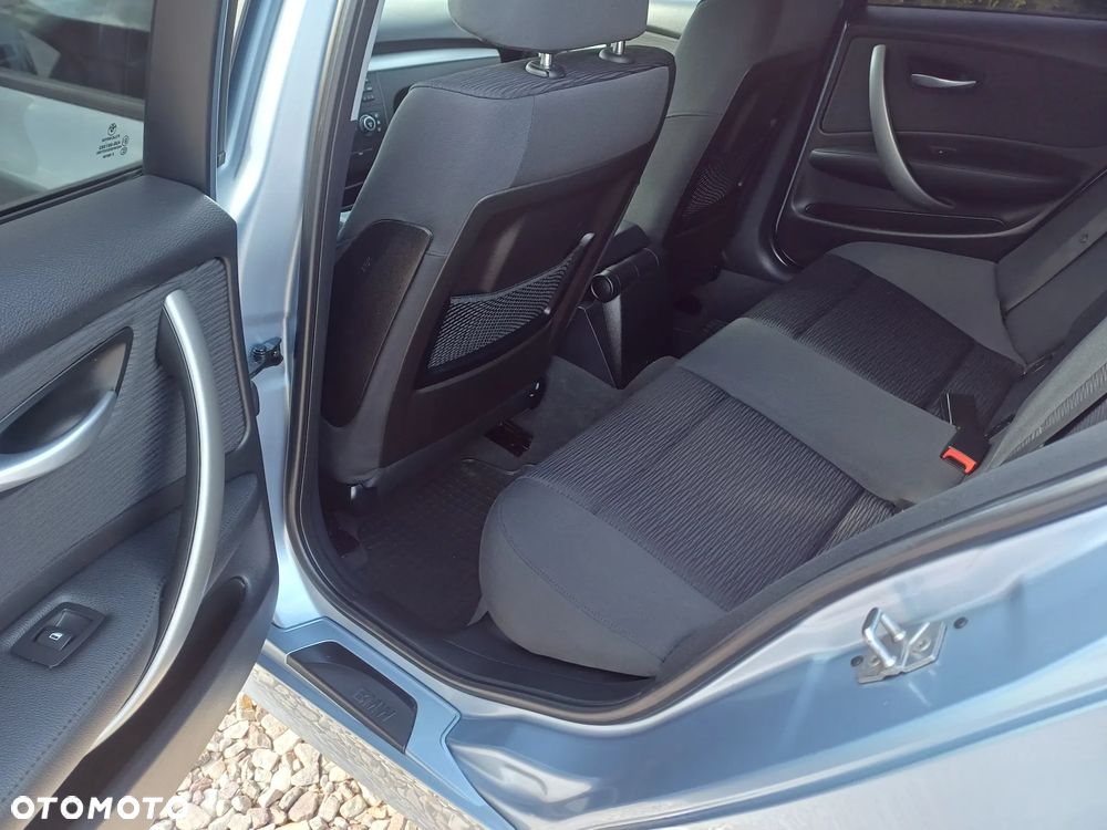 BMW Seria 1 116i - 26