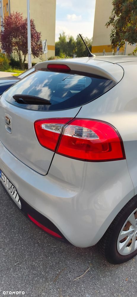 Kia Rio - 24