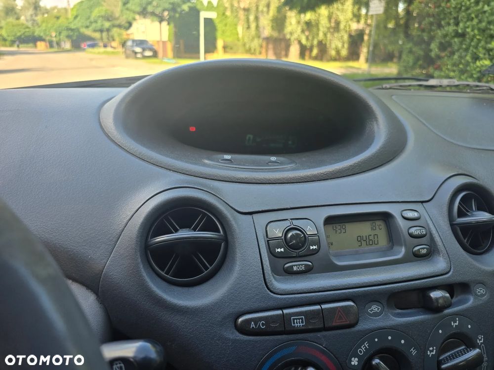 Toyota Yaris 2002 photo 5