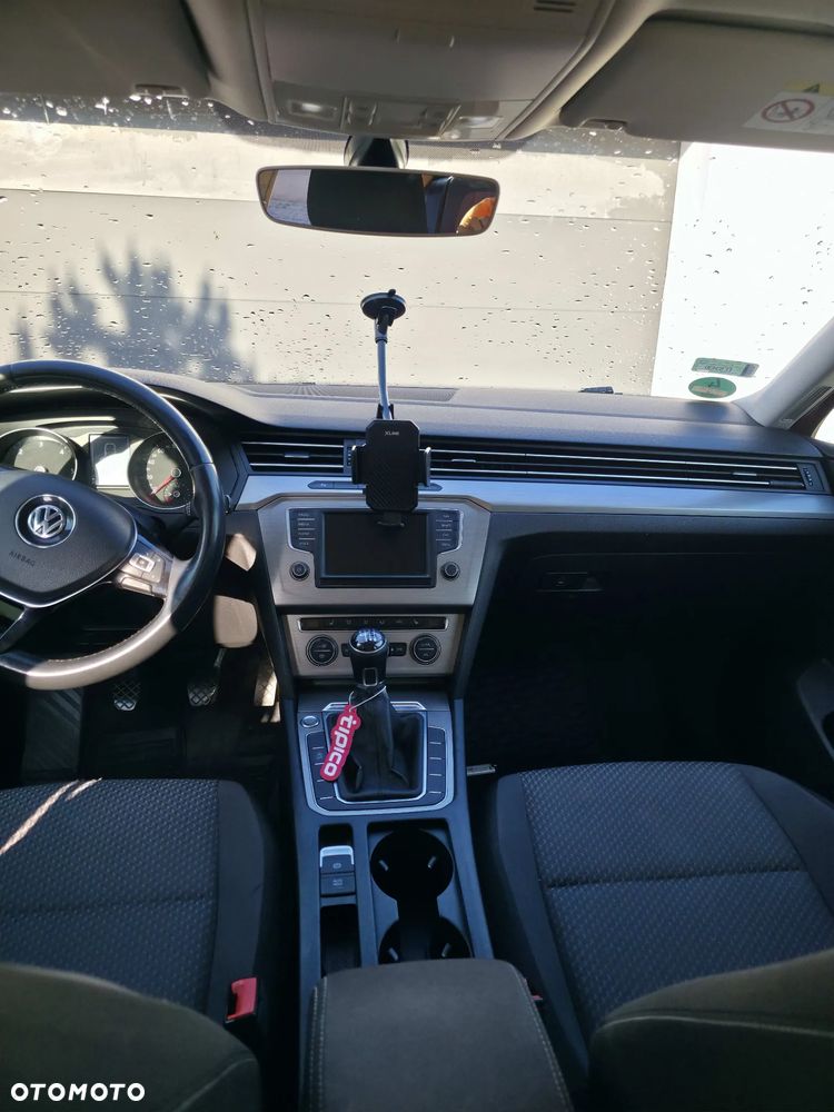 Volkswagen Passat 1.6 TDI BMT Comfortline - 5