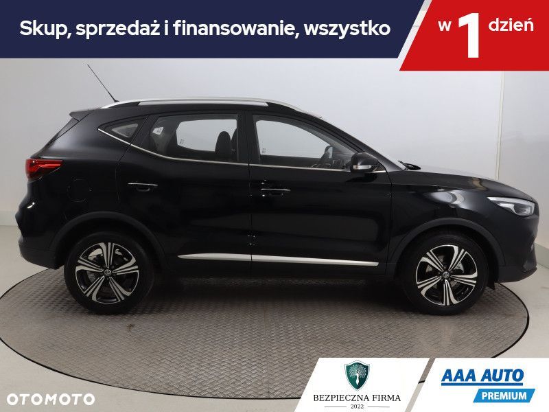 MG ZS - 8